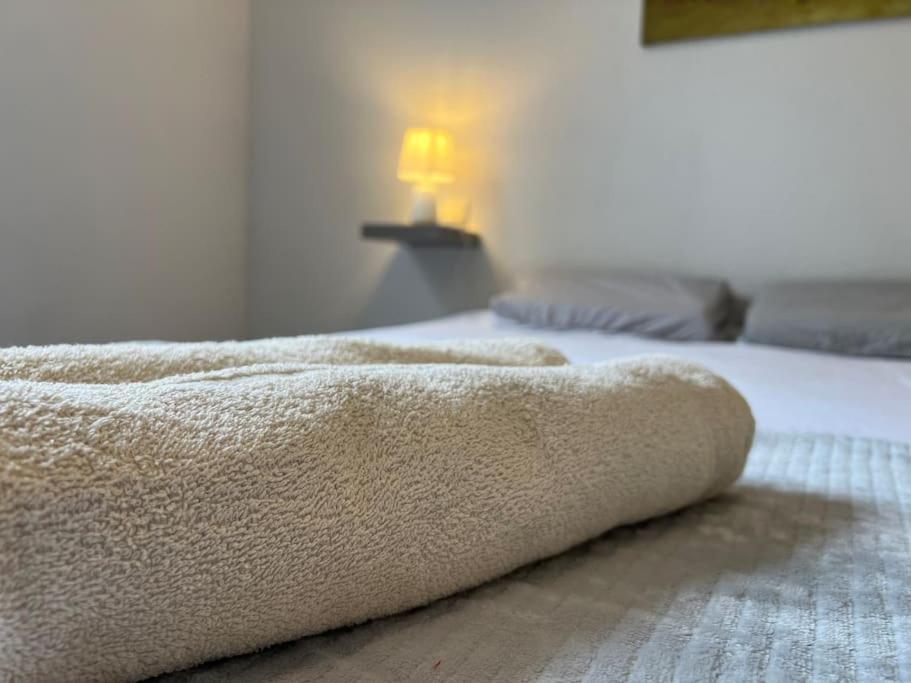 T2 Calme Et Paisible Parking Apartamento *