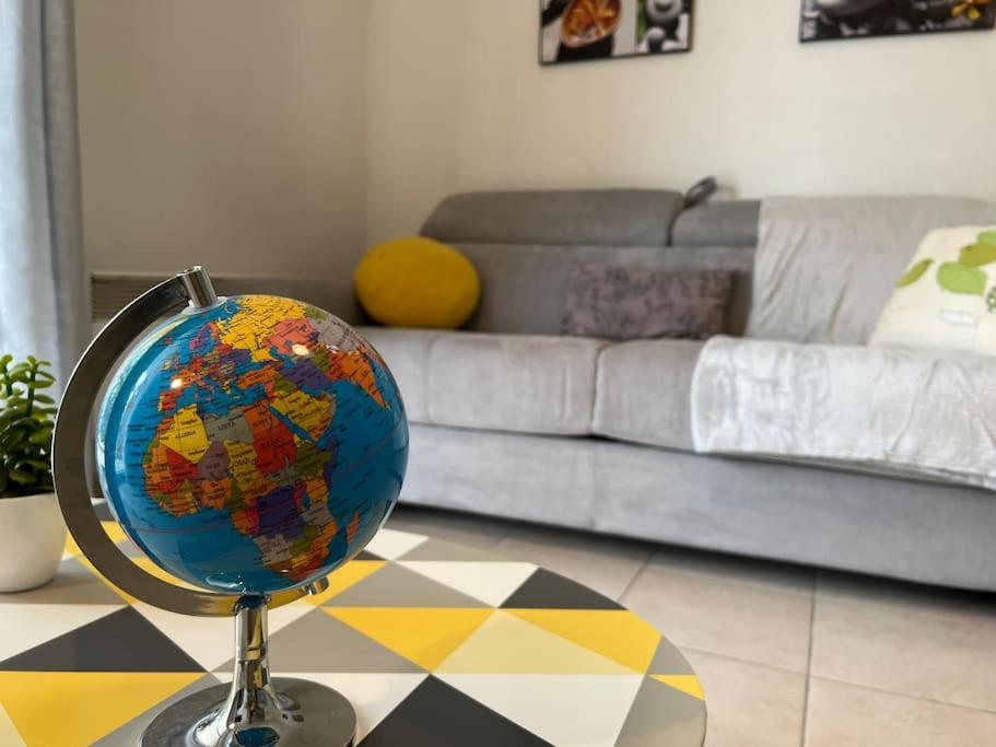 T2 Calme Et Paisible Parking Apartamento