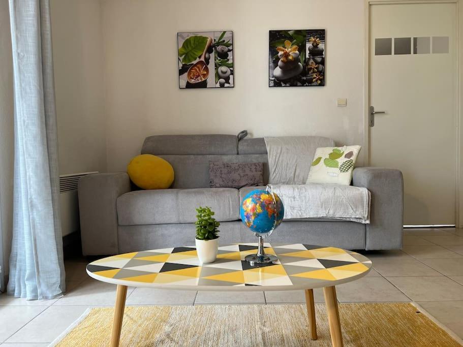 T2 Calme Et Paisible Parking Apartamento