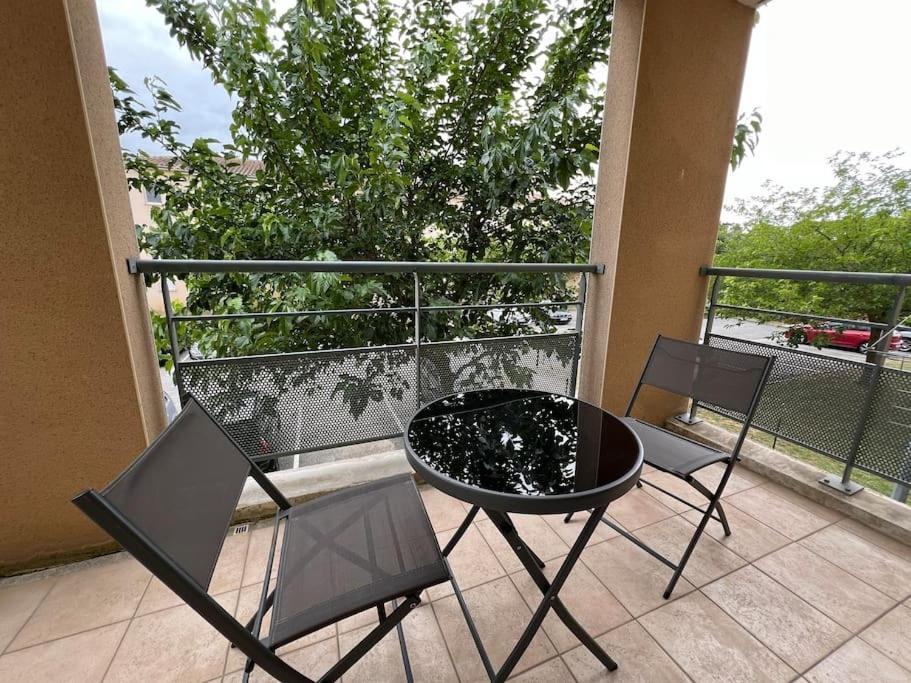 T2 Calme Et Paisible Parking Apartamento *
